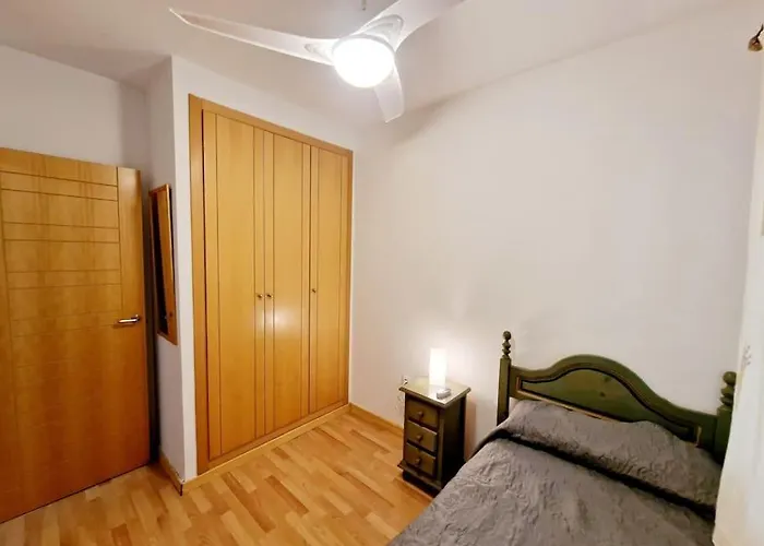 Alcantara Tower 2 Bedrooms * פואנגירולה