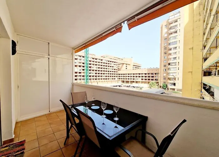 Alcantara Tower 2 Bedrooms דירה פואנגירולה