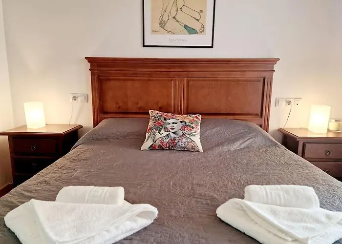 דירה Alcantara Tower 2 Bedrooms פואנגירולה