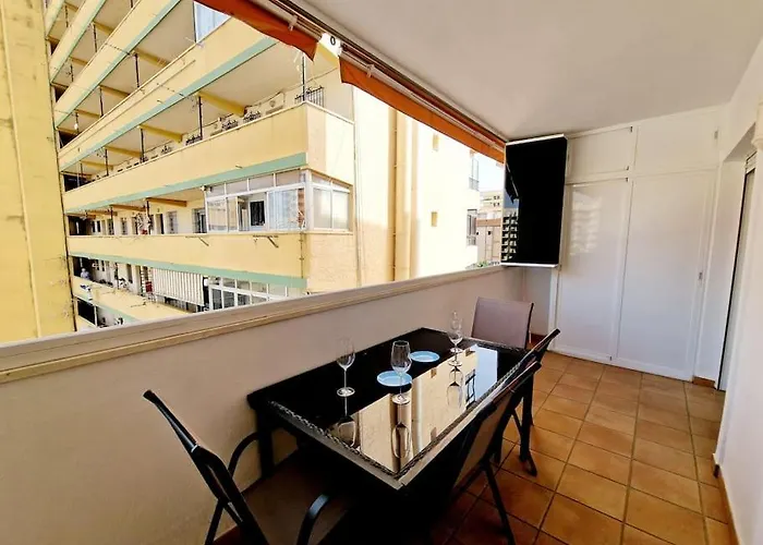 Alcantara Tower 2 Bedrooms *