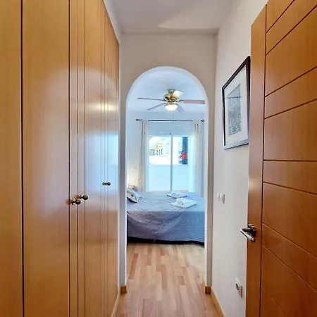 Alcantara Tower 2 Bedrooms アパート フエンヒロラ