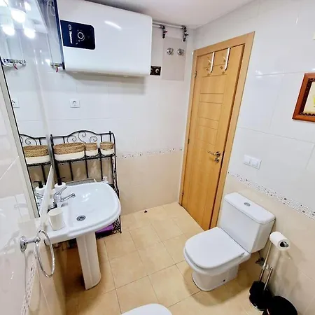 Alcantara Tower 2 Bedrooms フエンヒロラ