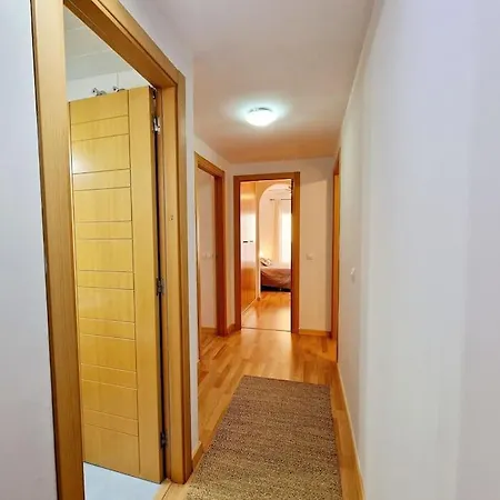 Alcantara Tower 2 Bedrooms アパート *