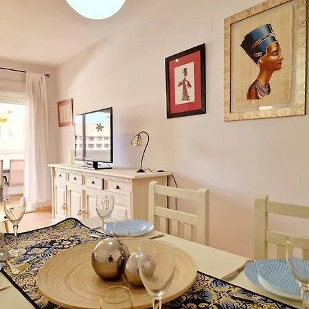 Alcantara Tower 2 Bedrooms フエンヒロラ